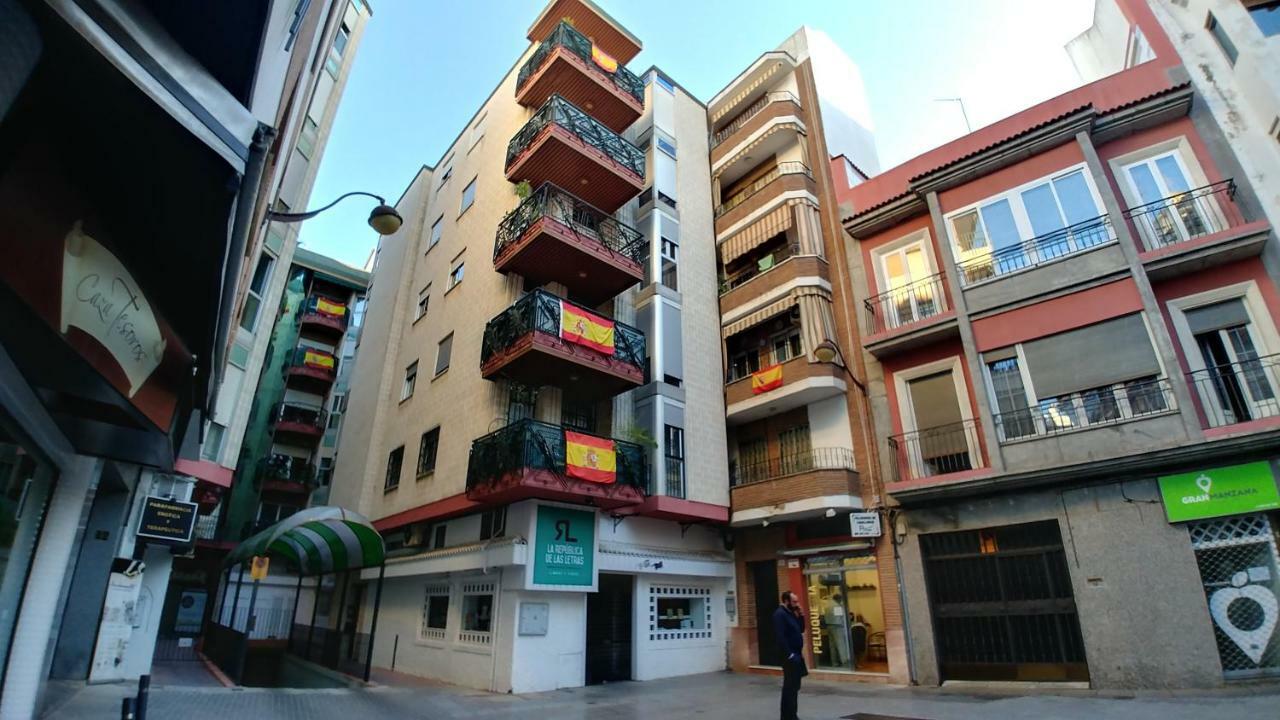Alojamiento Plaza Chirinos Apartment Кордоба Екстериор снимка